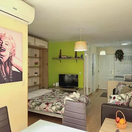 Estudio Edificio Agata 베날마데나코스타